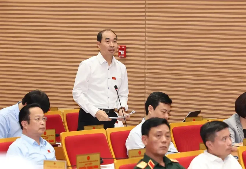 Giám đốc Công an Hà Nội kiểm tra, người dân La Phù nộp nhiều bánh kẹo Giám đốc Công an Hà Nội kiểm tra, người dân La Phù nộp nhiều bánh kẹo