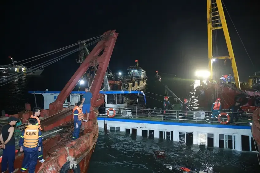 Phẫn nộ hành vi sử dụng AI câu tương tác từ vụ lật tàu ở Quảng Ninh - 1 Phẫn nộ hành vi sử dụng AI câu tương tác từ vụ lật tàu ở Quảng Ninh - 1