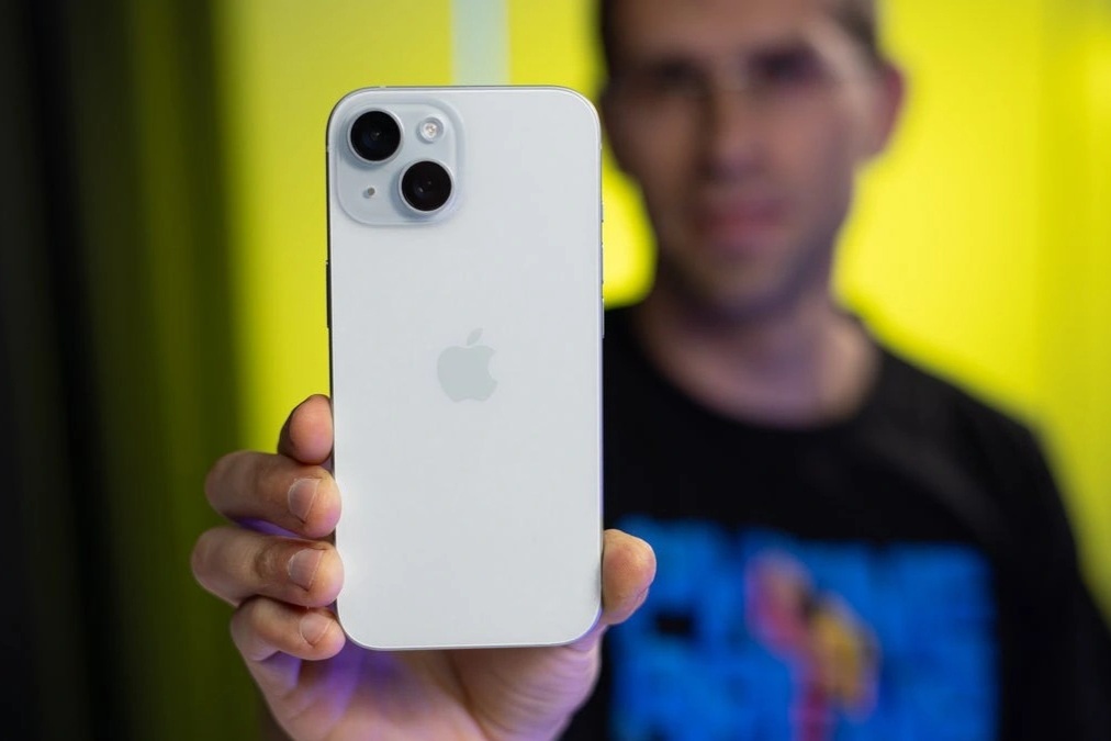 Giá iPhone 15 giảm về mức thấp nhất từ khi lên kệ tại Việt Nam - 1 Giá iPhone 15 giảm về mức thấp nhất từ khi lên kệ tại Việt Nam - 1